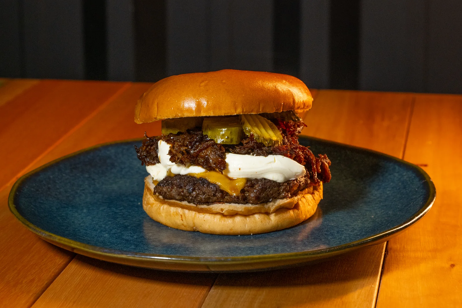 Smash de costela servido no prato da Smash Burger